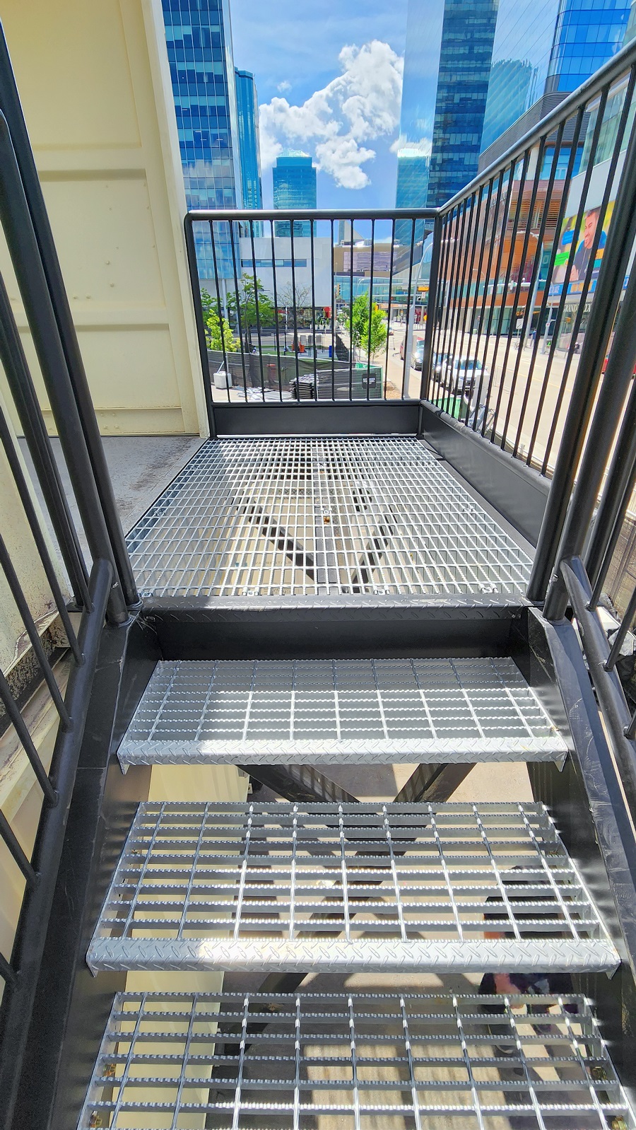 40’HC VIP Area with Patio for the Oilers - Containers Construction PTY LTD